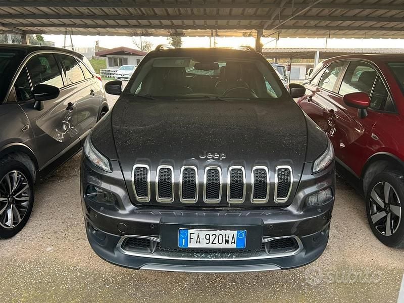 Usata Jeep Cherokee 170 CV (125 kW) 2015 Grigio SUV