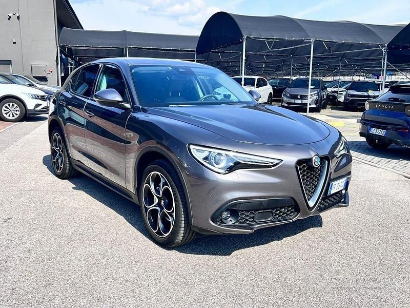 Usata Alfa Romeo Stelvio Executive 210 CV (154 kW) 2018 Grigio SUV