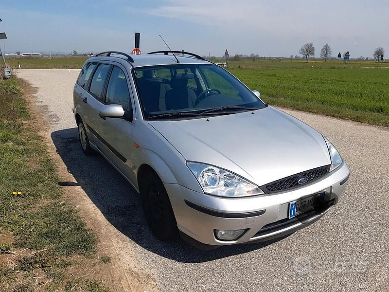 Usata Ford Focus 90 CV (66 kW) 2002 Grigio Station wagon