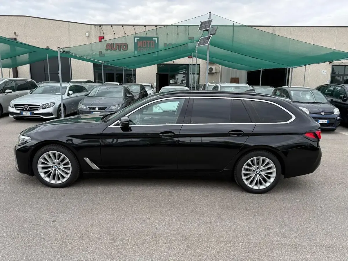 Usata BMW 520 Luxury Line 190 CV (139 kW) 2020 Nero Station wagon