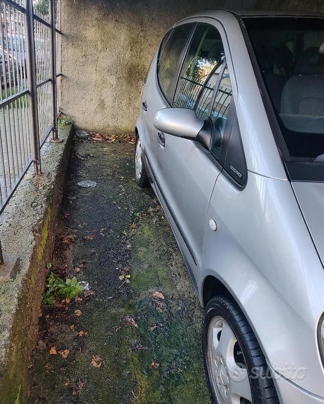 Käytetty Mercedes A170 90 HP (66 kW) 1999 Harmaa Sedan