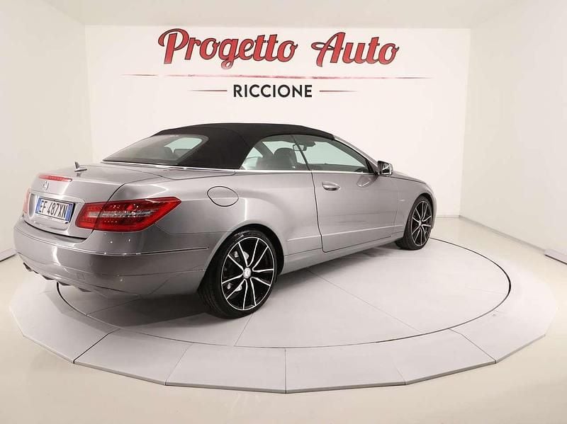 Usata Mercedes E200 Avantgarde 184 CV (135 kW) 2010 Grigio Cabrio