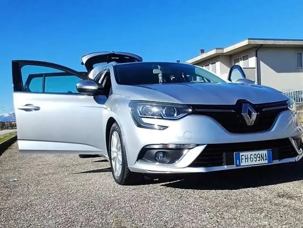 Usata Renault Mégane GrandTour Intens 110 CV (80 kW) 2017 Argento Station wagon