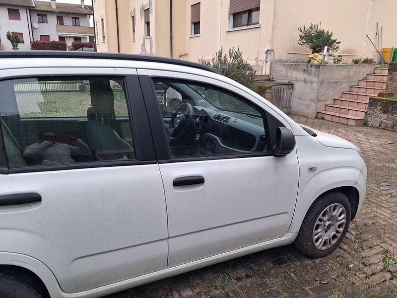 Usata Fiat Panda Pop 69 CV (50 kW) 2013 Bianco Utilitaria