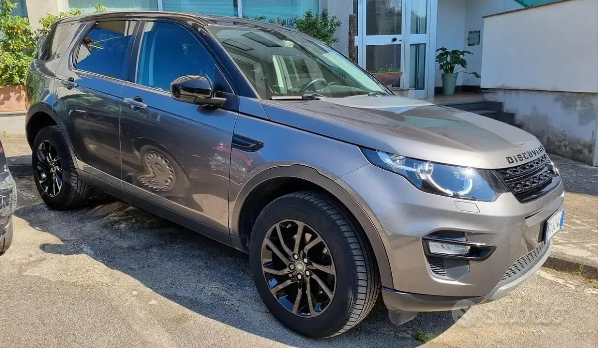 Usata Land Rover Discovery Sport SE 150 CV (110 kW) 2017 Grigio SUV