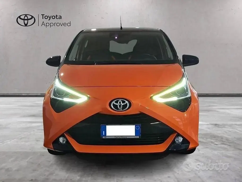 Usata Toyota Aygo X-wave 72 CV (52 kW) 2020 Mandarina met Utilitaria