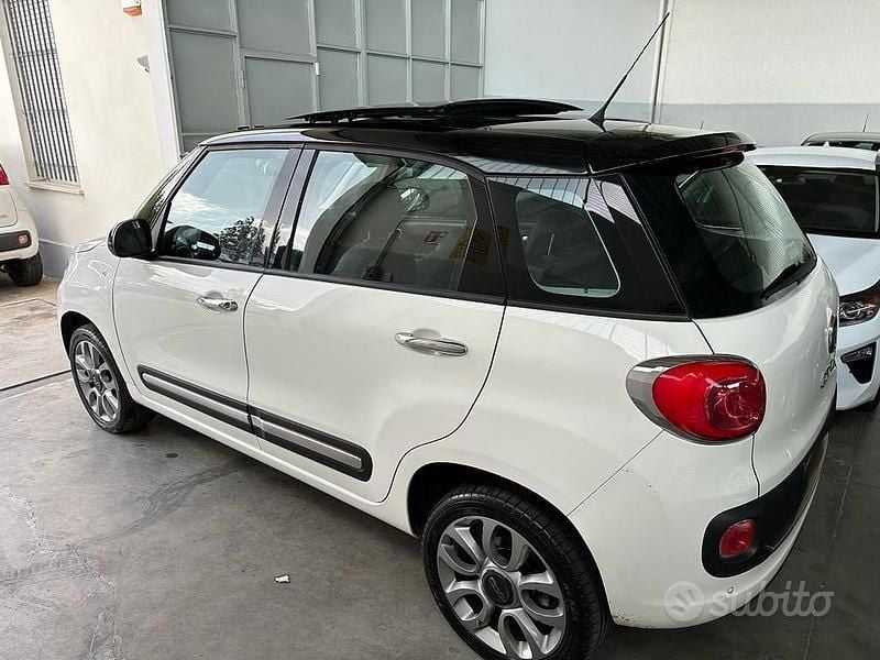 Bianco Usata 2014 Fiat 500L Lounge Monovolume | 8900 € (Molto cara) - Immagine 1/4