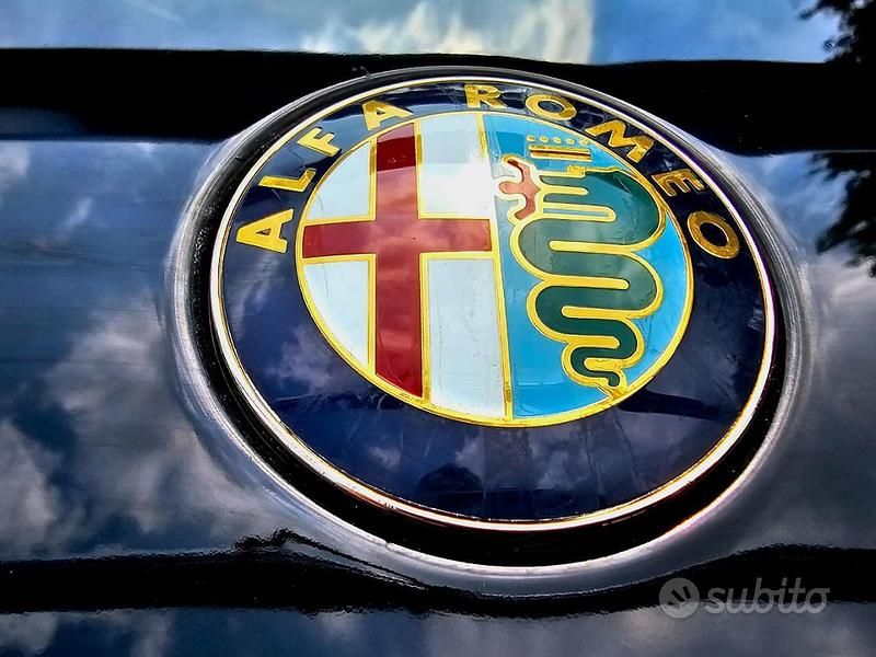 Usata Alfa Romeo Spider 122 CV (89 kW) 1993 Nero Cabrio