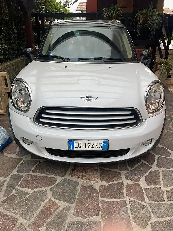 Usata Mini Countryman 111 CV (81 kW) 2011 Giallo SUV