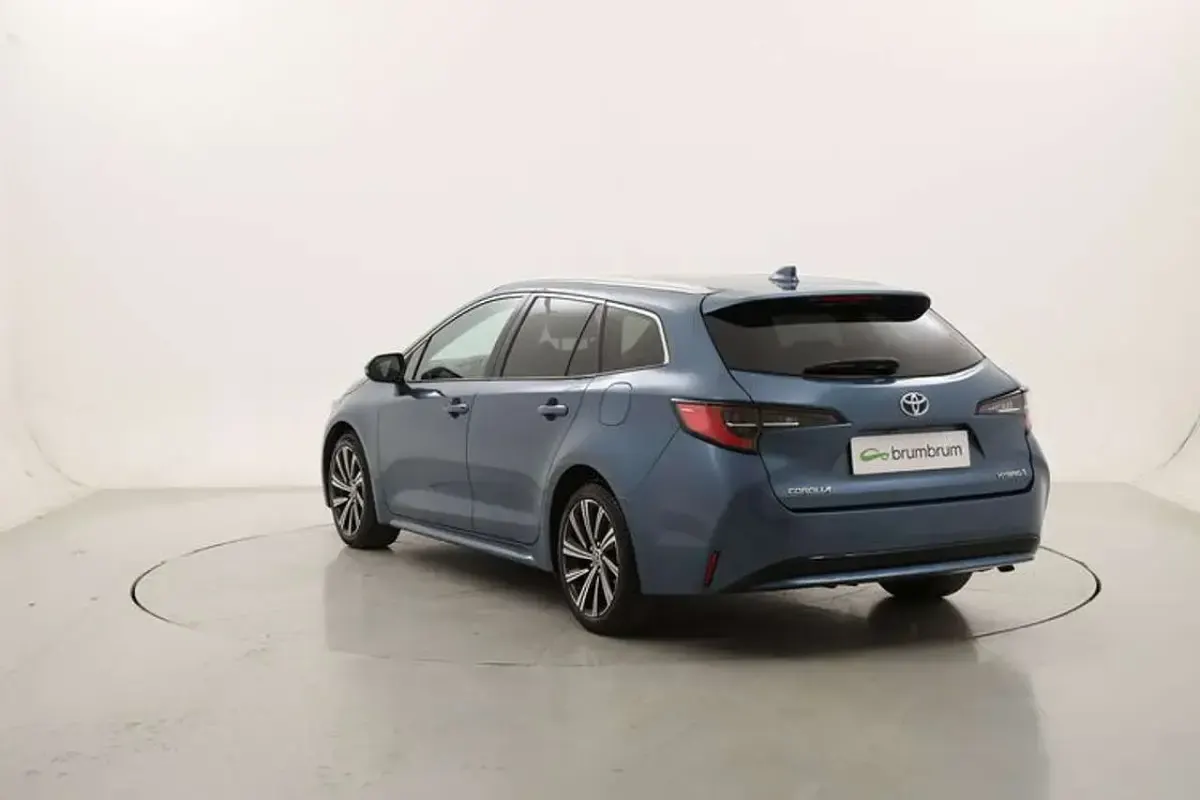 Usata Toyota Corolla Style 122 CV (89 kW) 2022 Blu Station wagon