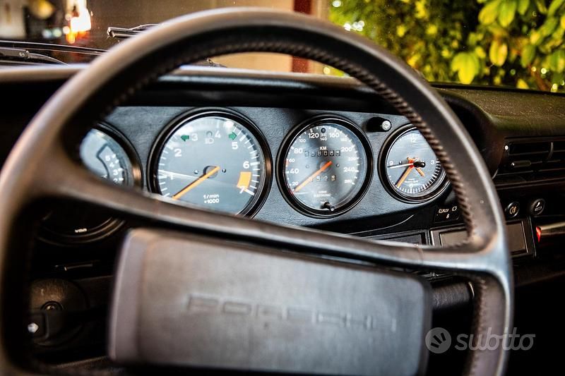 Usata Porsche 911 Carrera Cabriolet 231 CV (169 kW) 1987 Bianco Cabrio