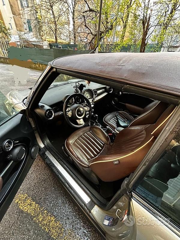 Usata Mini Cooper Cabriolet 120 CV (88 kW) 2010 Verde Cabrio