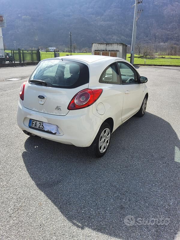 Usata 2015 Ford Ka Due volumi | 3000 € (Buon prezzo) - Immagine 1/4