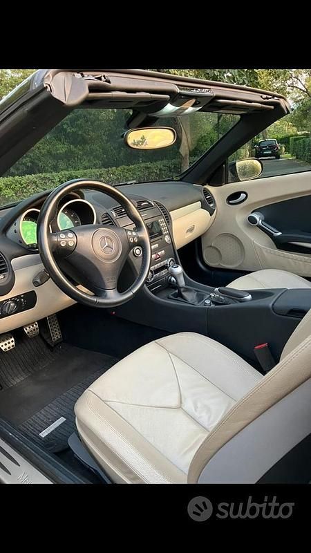 Usata Mercedes SLK200 186 CV (136 kW) 2006 Blu Cabrio