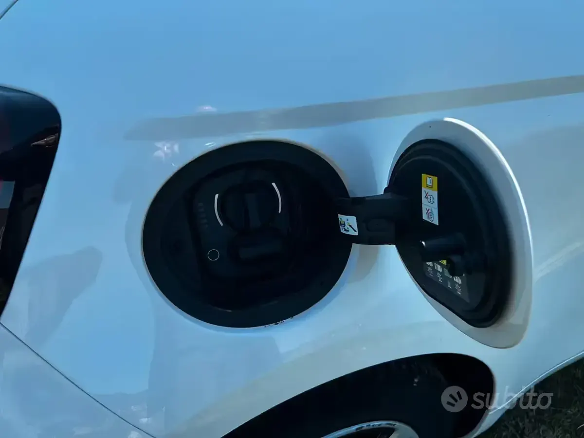 Begagnad Fiat 500e 42 kW (58 HK) 2021 Vit Halvkombi