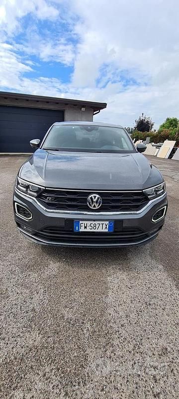 Usata VW T-Roc R-line 150 CV (110 kW) 2019 Grigio SUV