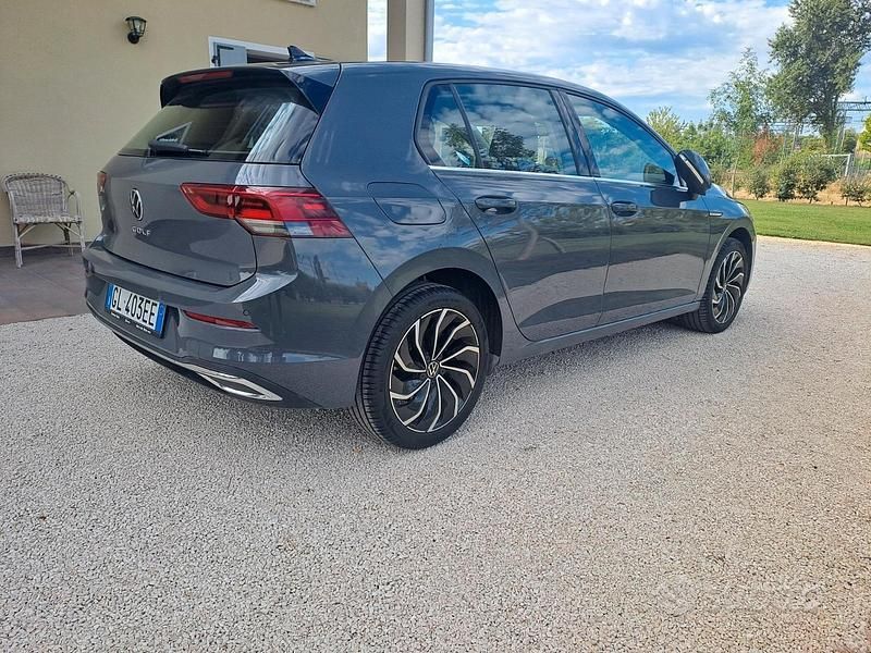 Usata VW Golf VIII 130 CV (95 kW) 2022 Utilitaria