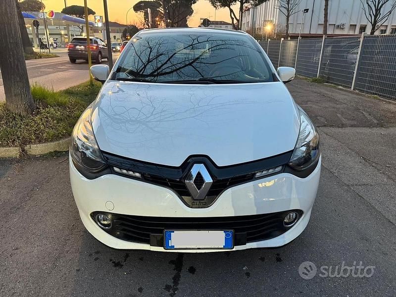 Usado Renault Clio IV Intens 75 CV (55 kW) 2016 Blanco Berlina