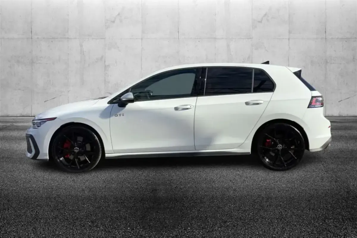 Usata VW Golf VIII GTI 265 CV (194 kW) 2025 Bianco Berlina