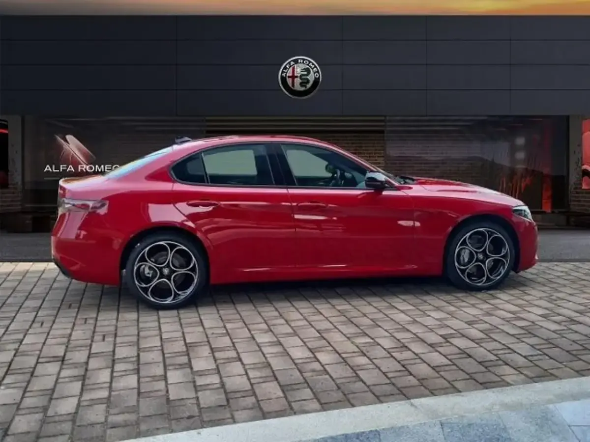 Ny Alfa Romeo Giulia Sprint 280 HK (205 kW) 2025 Rød Sedan