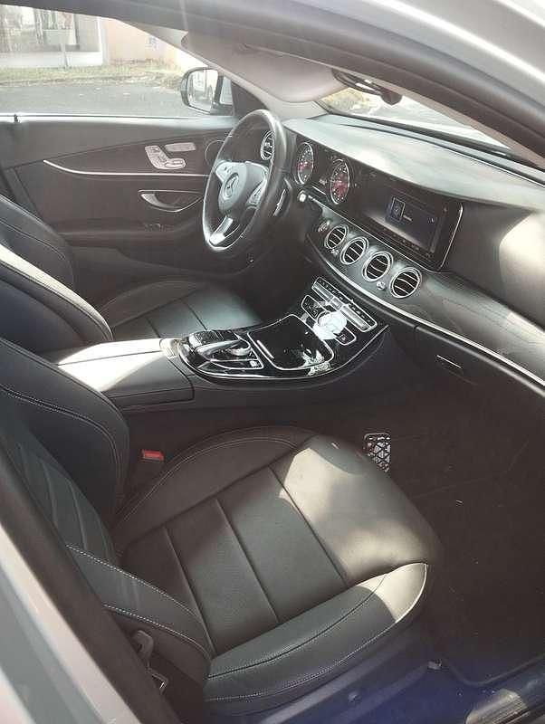 Argento Usata 2017 Mercedes E200 Premium Plus Tre volumi | 33.000 € (Molto cara) - Immagine 1/4