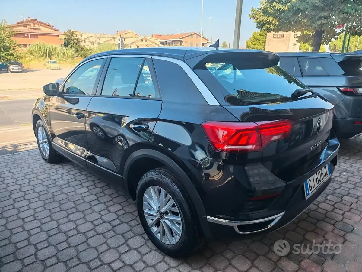 Usata VW T-Roc Business 116 CV (85 kW) 2021 Nero SUV