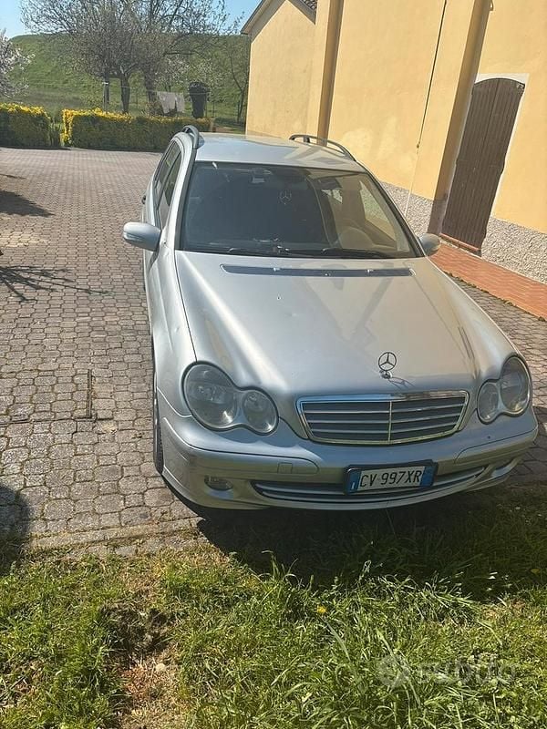 Usata Mercedes C220 150 CV (110 kW) 2005 Grigio Station wagon