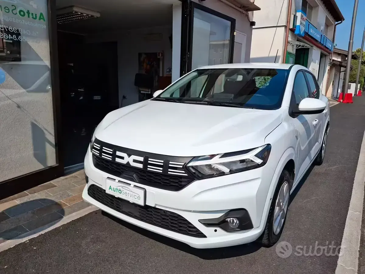 Usata Dacia Sandero Expression 101 CV (74 kW) 2024 Bianco Berlina