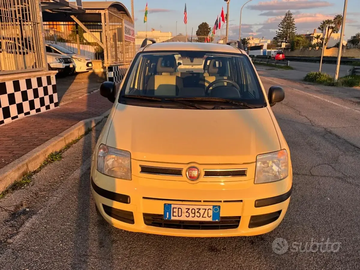 Usata Fiat Panda Dynamic 60 CV (44 kW) 2010 Giallo Utilitaria