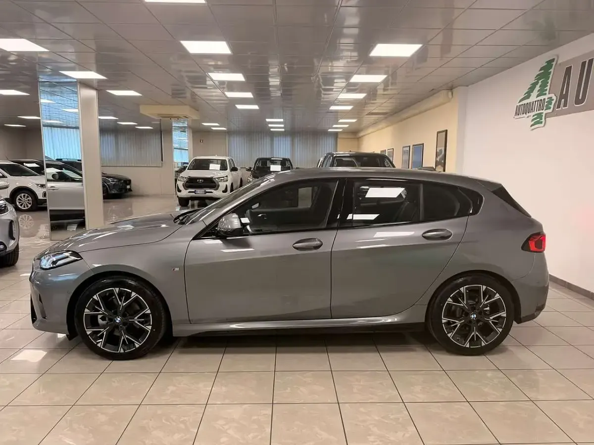 Usata BMW 120 M Sport 156 CV (114 kW) 2025 Scyscraper grey Utilitaria