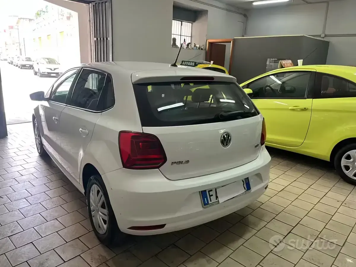 Usata VW Polo Comfortline 75 CV (55 kW) 2015 Bianco Berlina