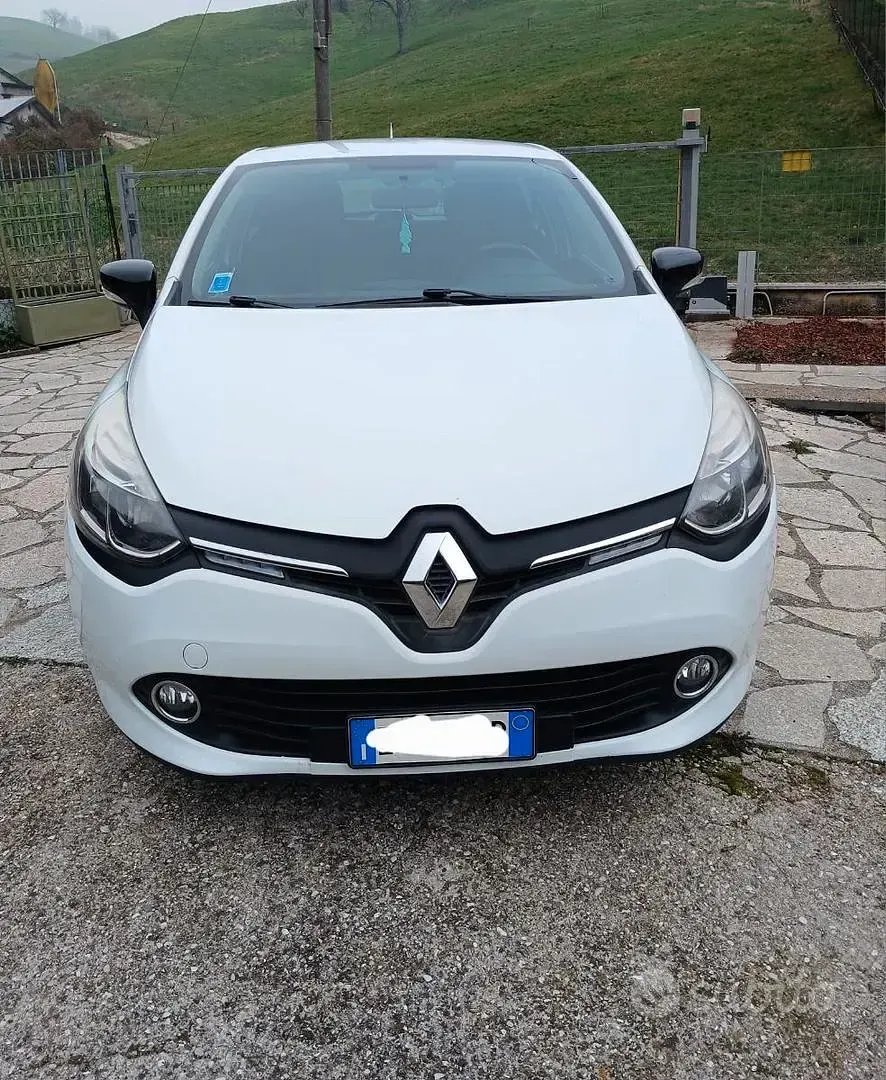 Usata Renault Clio 73 CV (53 kW) 2014 Bianco Berlina