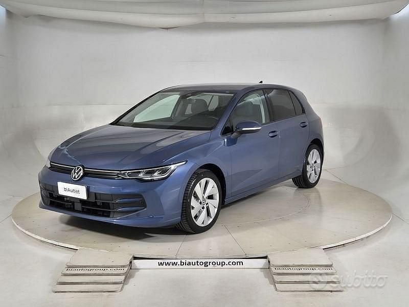 Blu Usata 2024 VW Golf Edition Tre volumi | 23.900 € (Super prezzo) - Immagine 1/4