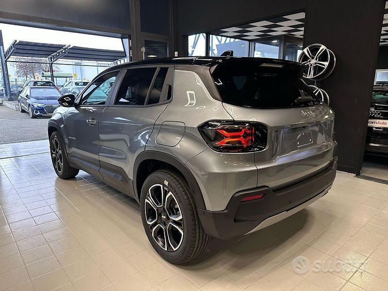 Nuova Jeep Avenger Summit 101 CV (74 kW) 2025 Grigio SUV