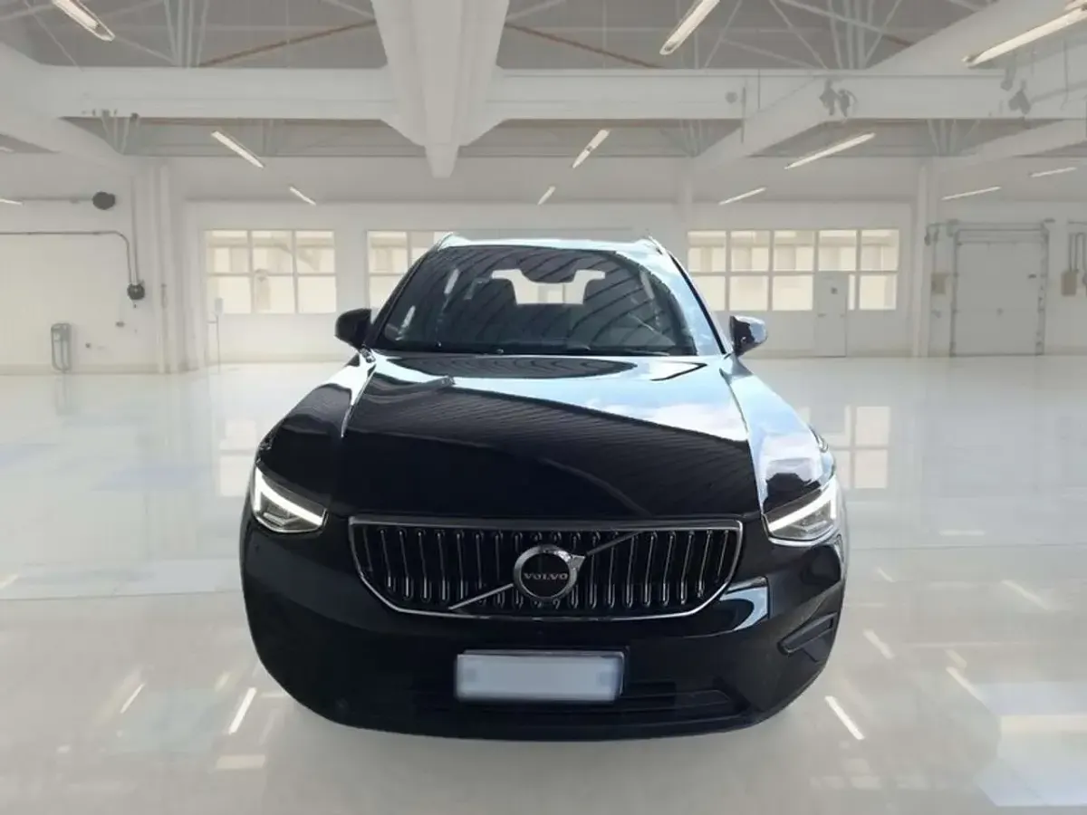 Usata Volvo XC40 Core 179 CV (131 kW) 2023 Nero SUV