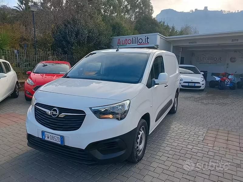 Usata Opel Combo 130 CV (95 kW) 2019 Bianco Monovolume