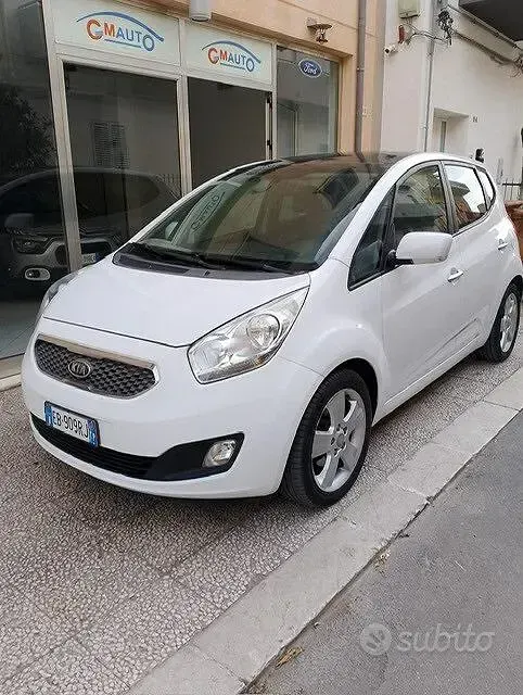 Usata Kia Venga 115 CV (84 kW) 2010 Bianco Utilitaria