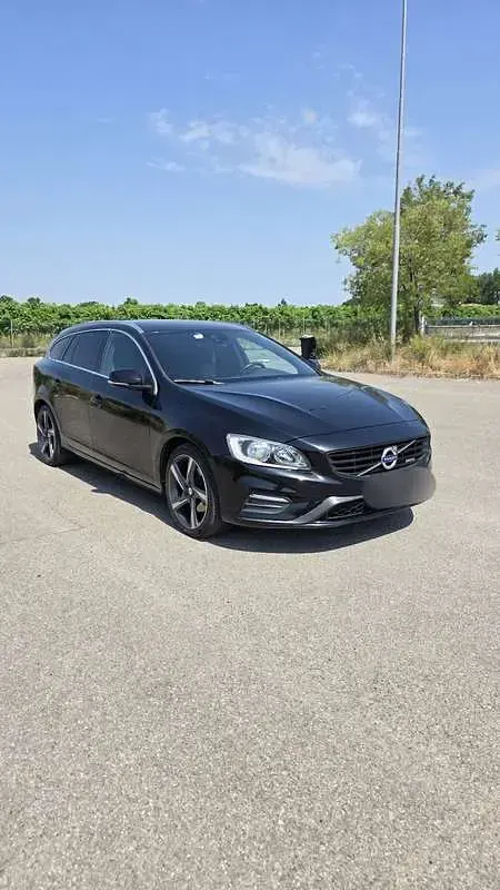 Usata Volvo V60 R-Design Momentum 136 CV (100 kW) 2015 Station wagon