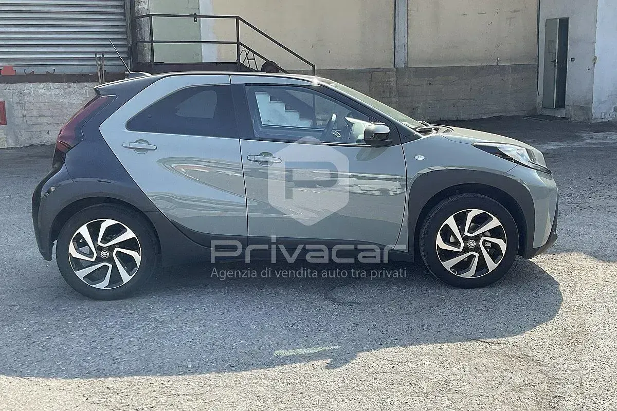 Usata Toyota Aygo X Trend 72 CV (52 kW) 2025 Verde SUV