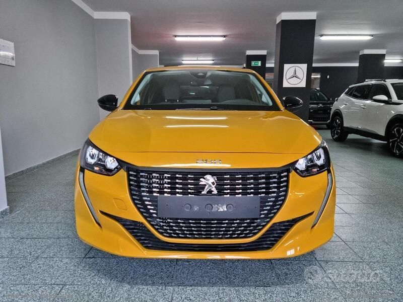 Usata Peugeot 208 Allure 102 CV (75 kW) 2023 Utilitaria