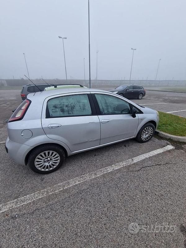 Usata Fiat Punto 2010 Grigio Utilitaria