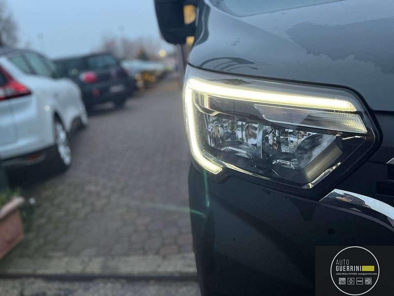 Begagnad Renault Master 150 HK (110 kW) 2021 Grå Kombi