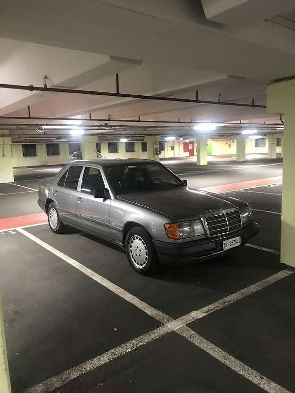 Usata Mercedes E250 90 CV (66 kW) 1987 Berlina