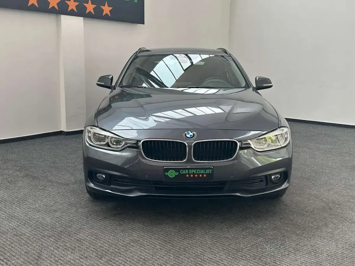 Usata BMW 318 150 CV (110 kW) 2018 Nero Station wagon