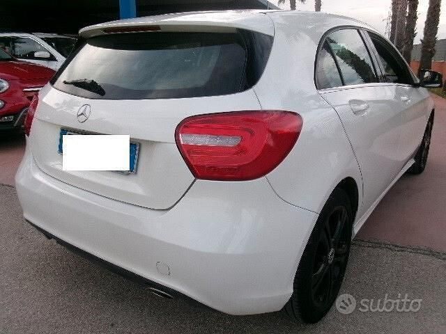 Usata Mercedes A180 Premium 108 CV (79 kW) 2015 Bianco Berlina