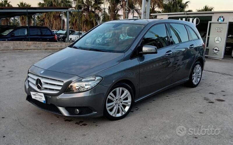 Usata Mercedes B180 Executive 109 CV (80 kW) 2013 Grigio Monovolume