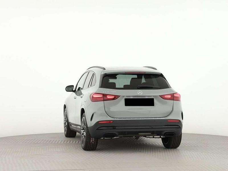 Usata Mercedes GLA200 AMG 163 CV (119 kW) 2025 Grigio SUV