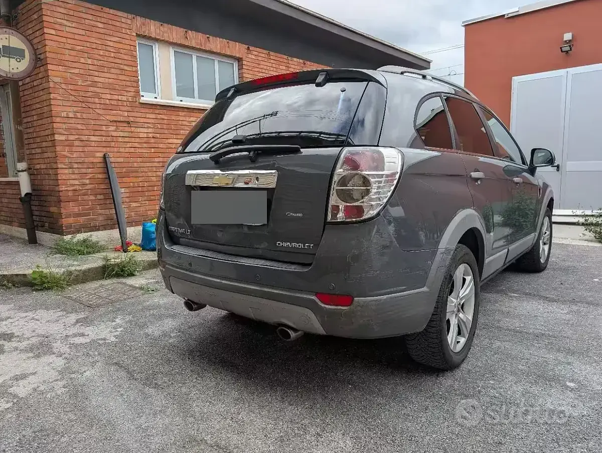 Usata Chevrolet Captiva Sport 150 CV (110 kW) 2010 Grigio SUV