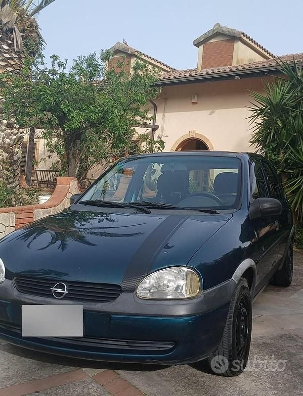 Usado Opel Corsa 60 CV (44 kW) 1997 Verde Utilitario