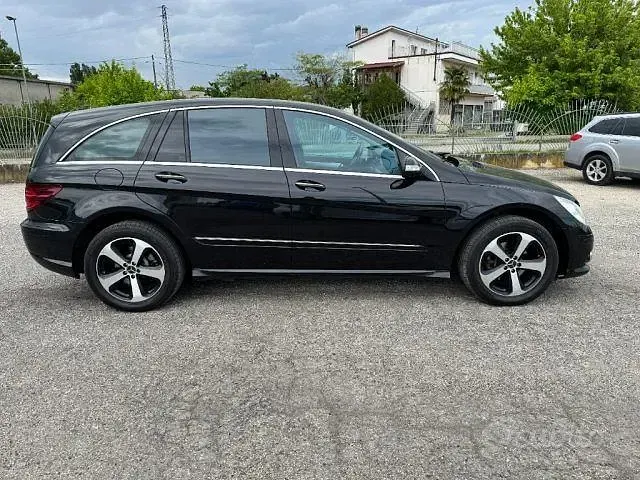 Gebraucht Mercedes R280 190 PS (139 kW) 2009 Schwarz Van / Kleinbus